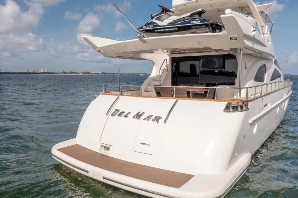 85ft Azimut Del Mar premium yacht
